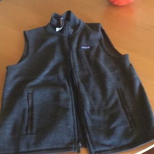 NEW Men’s patagonia vest with pockets size large